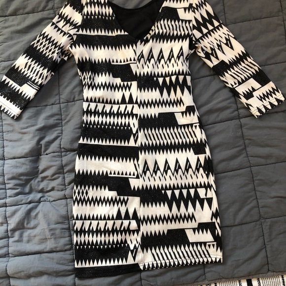 Aztec Patterned Tight Dress - Picture 3 of 4